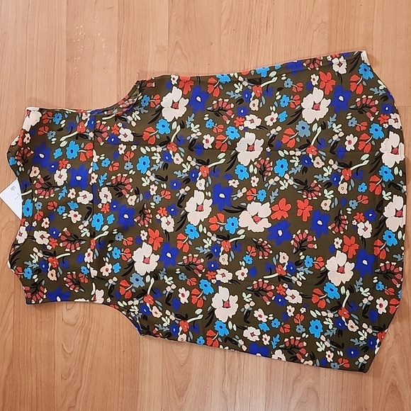 Cabi Wild Flower Sleeveless Top Style# 3981 New With Tags - Picture 6 of 11